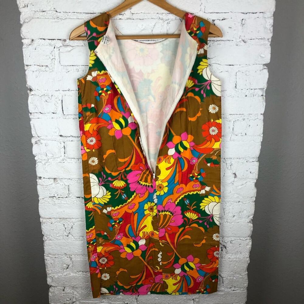 Vintage Floral Hawaiian Dress - Picture 11 of 11